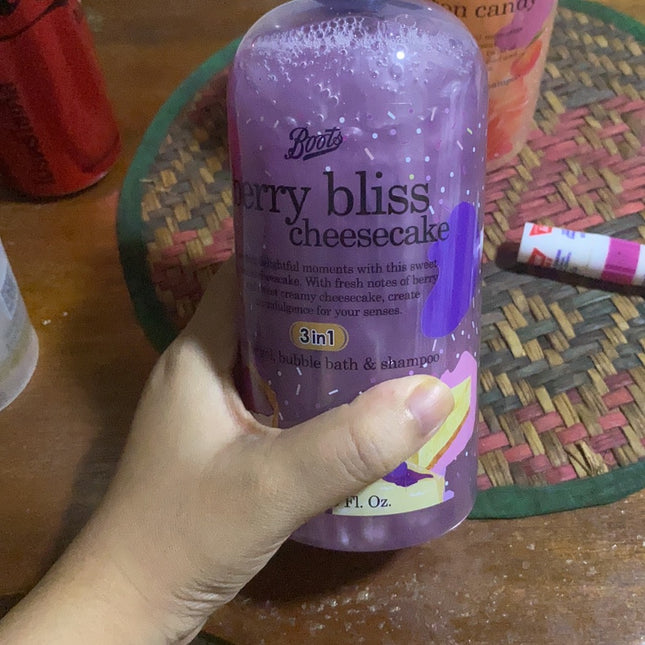 Boots Berry Bliss Cheese Cake 3 In 1 Shampoo 500 ML
