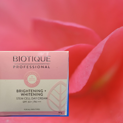 Biotique Professional Brightening+Whitening Stem Cell Day Cream SPF30+