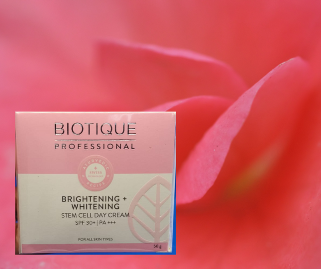Biotique Professional Brightening+Whitening Stem Cell Day Cream SPF30+